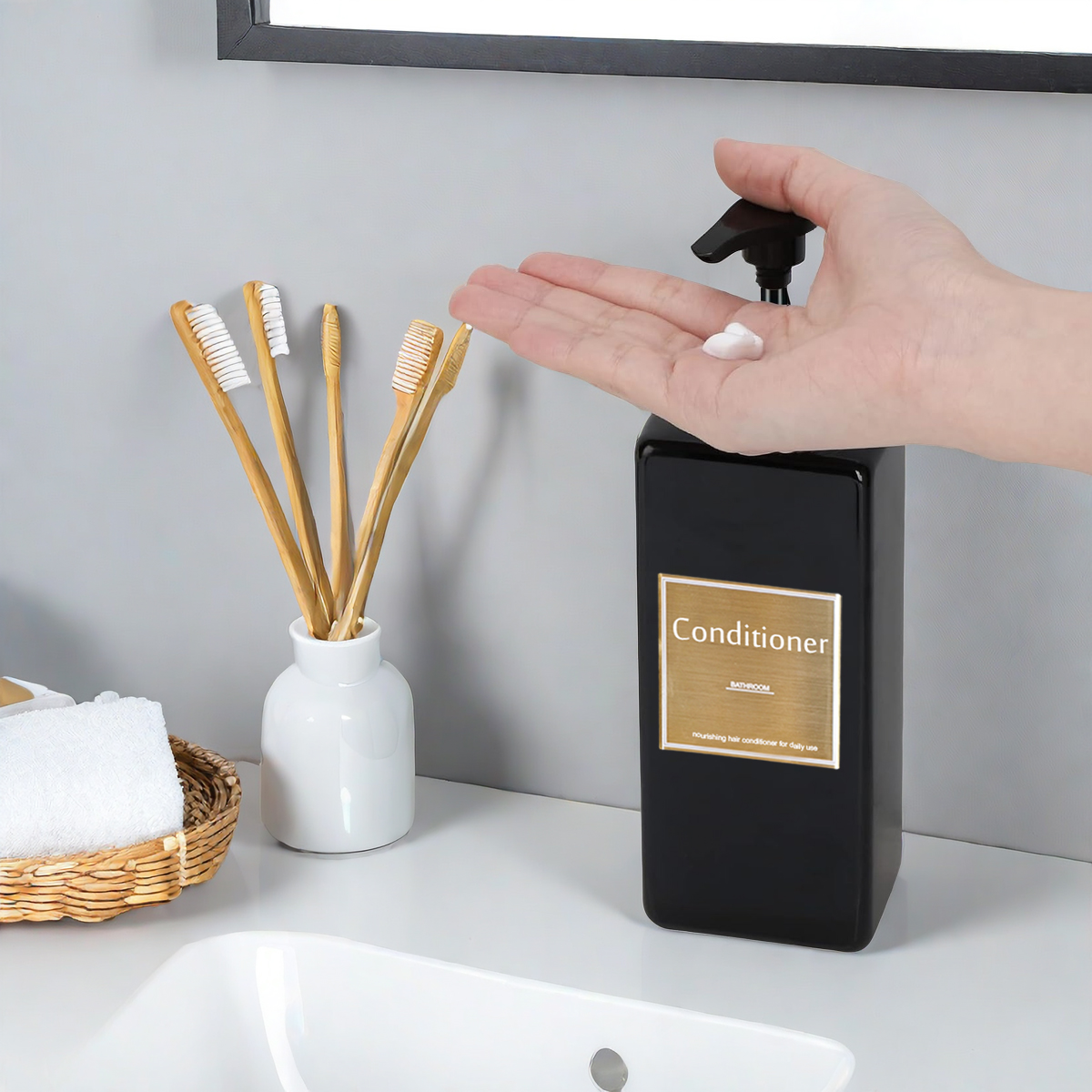 Shower Soap Dispenser Set Refi - Kitchen Appliances Set recensione e prezzo
